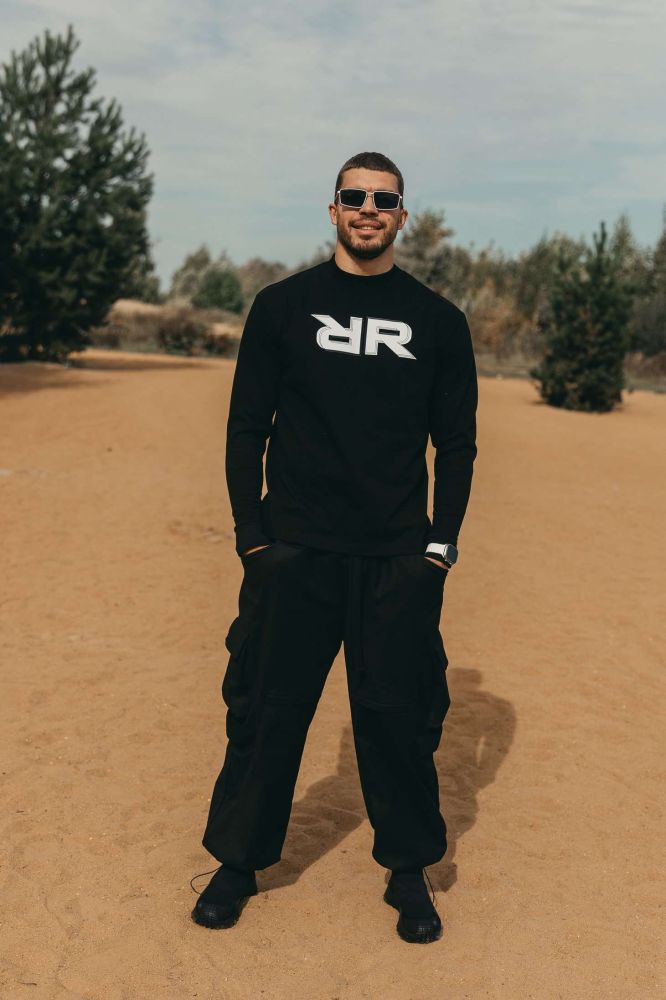 Технологичность и стиль в футболке с длинным рукавом Remington RR Black для городской жизни